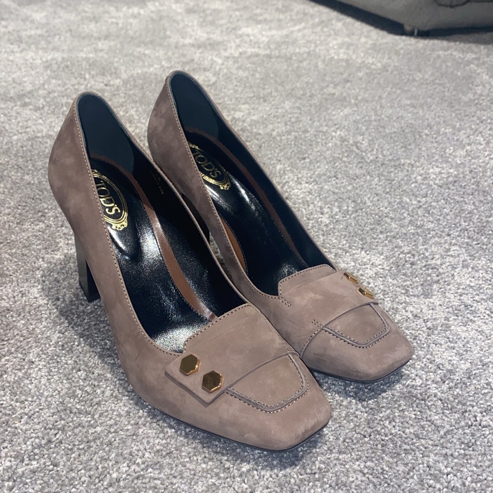 Tod’s Gomma T90 TI Bottoni Esagono 6QV worn twice includes box dust bag size 39
